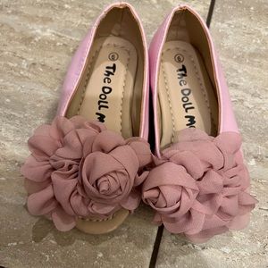 The Doll Maker Pink shoes in size toddler 6